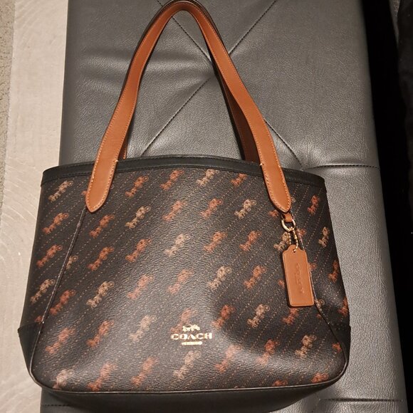 Coach Purse - Picture 1 of 3